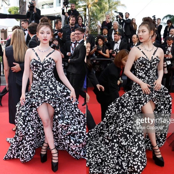 NWT Versace Satin Black Tempest Platform Pump - Picture 17 of 17